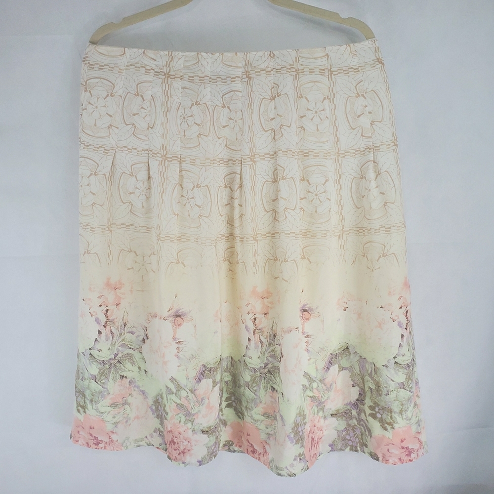 Apostrophe Size 12 Skirt Foral Super Silky Feel
